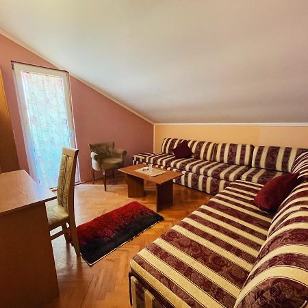 ホテル Vila Duricic 300M Od Mora Ðenovići エクステリア 写真