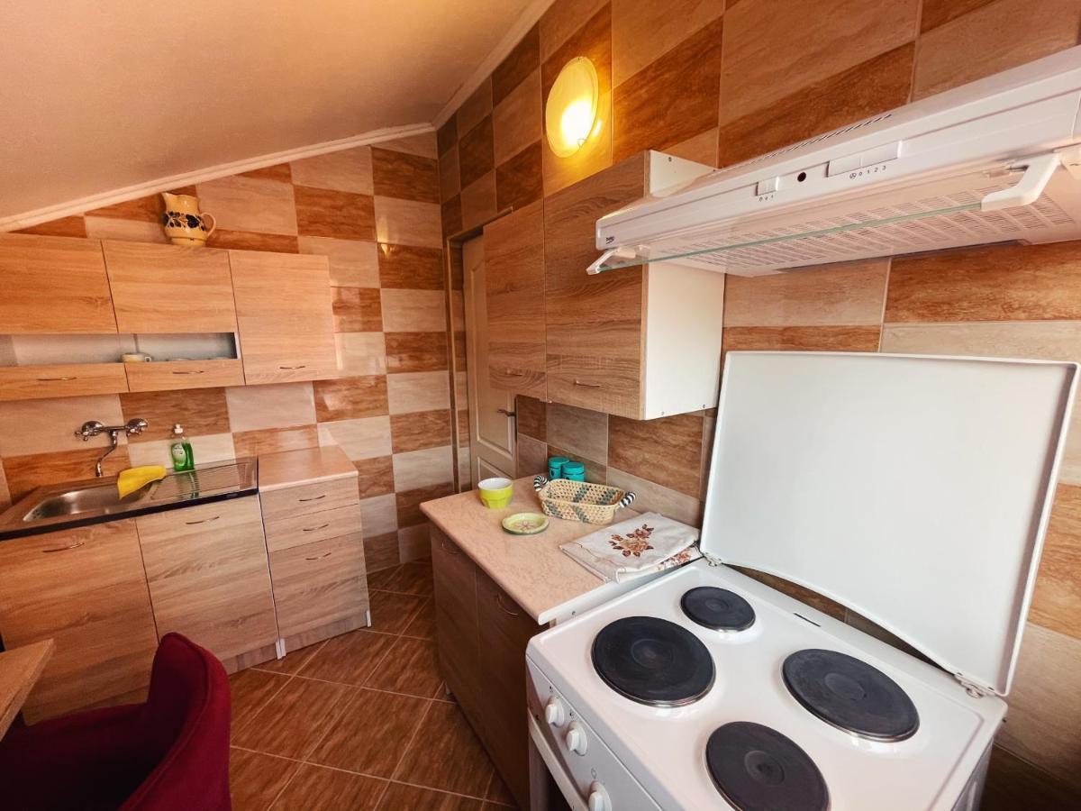 ホテル Vila Duricic 300M Od Mora Ðenovići エクステリア 写真