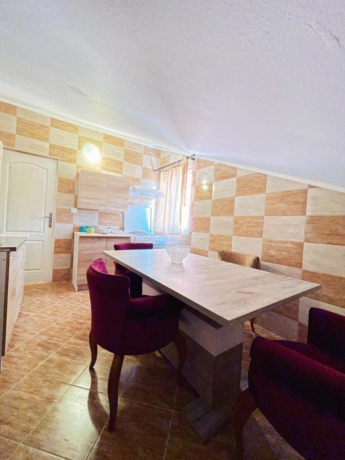 ホテル Vila Duricic 300M Od Mora Ðenovići エクステリア 写真