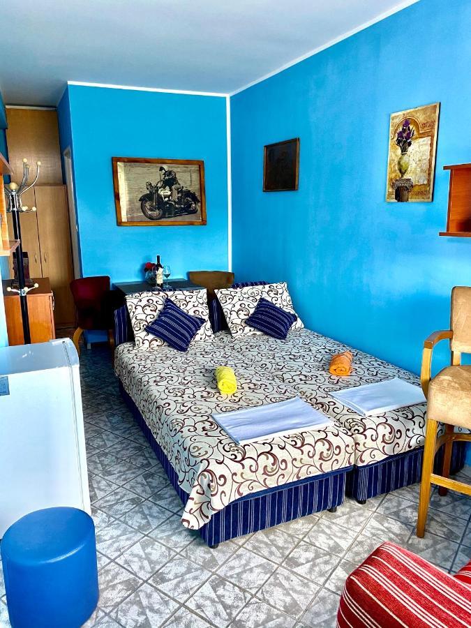 ホテル Vila Duricic 300M Od Mora Ðenovići エクステリア 写真