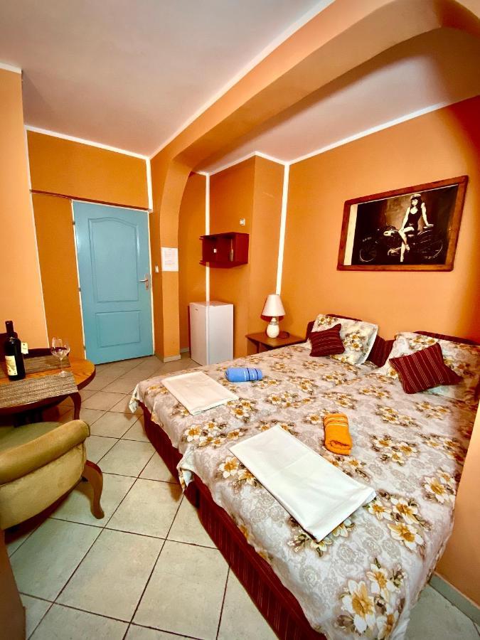 ホテル Vila Duricic 300M Od Mora Ðenovići エクステリア 写真