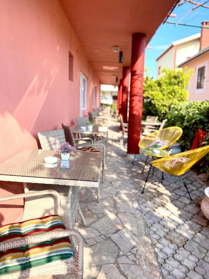 ホテル Vila Duricic 300M Od Mora Ðenovići エクステリア 写真