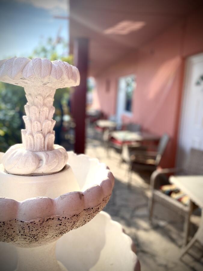 ホテル Vila Duricic 300M Od Mora Ðenovići エクステリア 写真